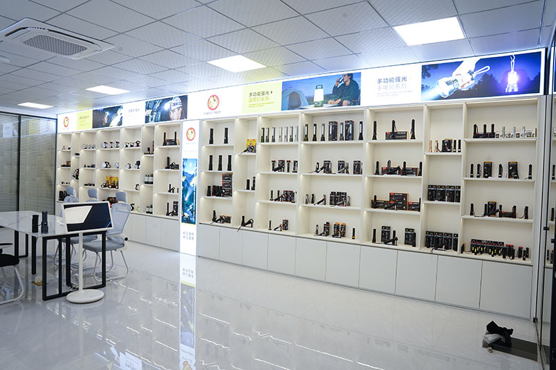Come scegliere un produttore cinese affidabile di torce a LED per progetti OEM?